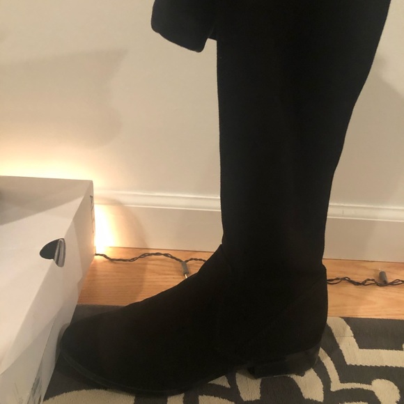 Knee high black boots. - Picture 2 of 4